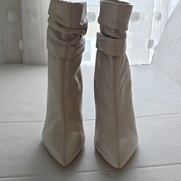 Guess Women's Slouchy Leather Ivory Ankle Boot sz 7 - Picture 1 of 12